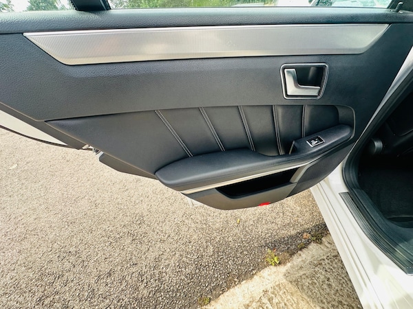 Used Mercedes-Benz E Class 2013 for sale - 75310747: Photo 33