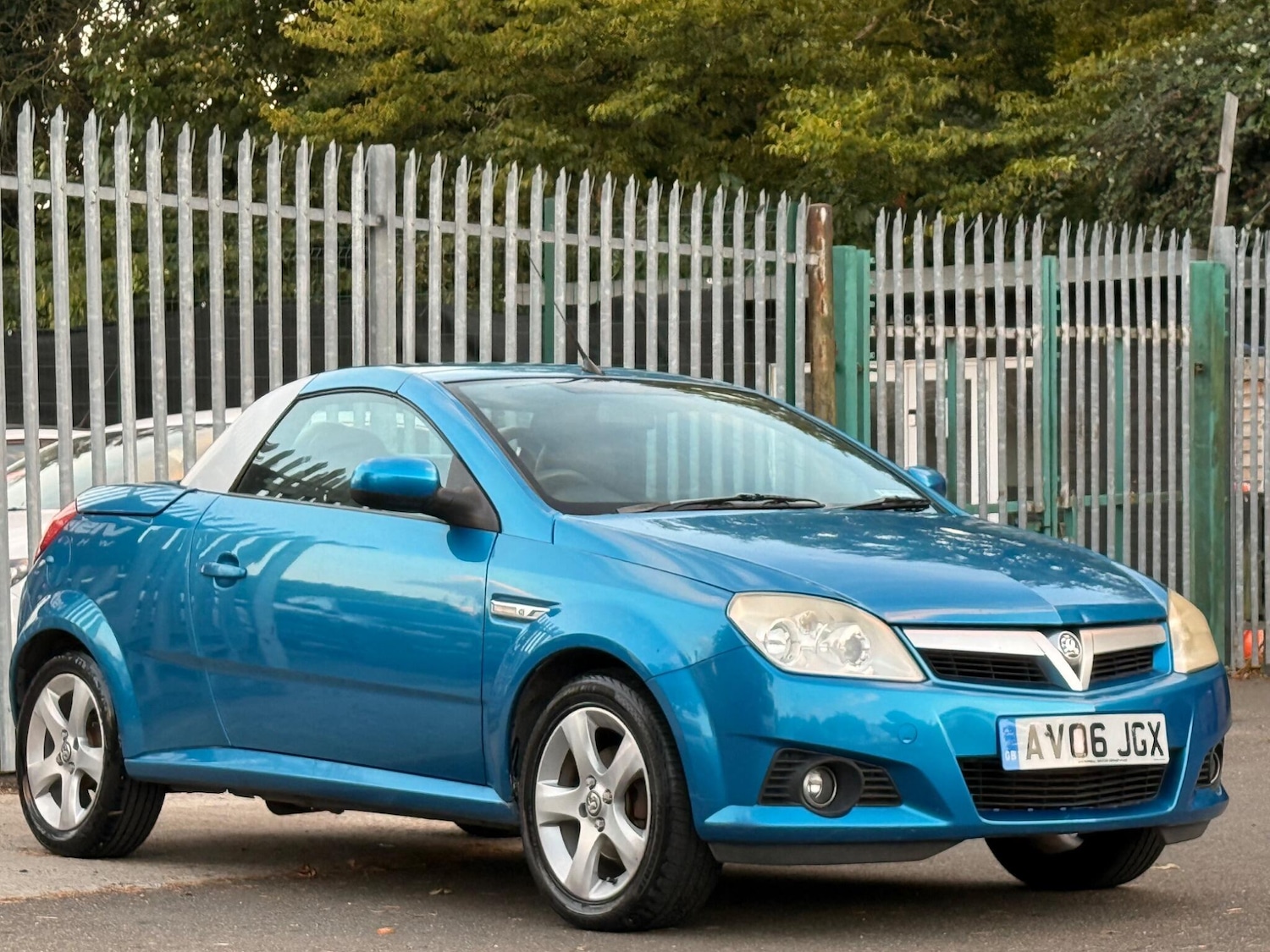 Used Vauxhall Tigra 2006 for sale - 76667185: Photo 5