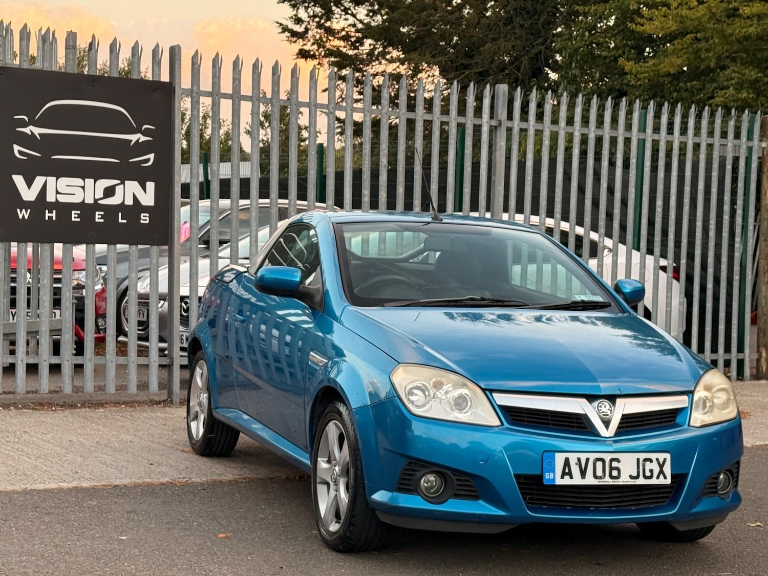 Used Vauxhall Tigra 2006 for sale - 76592668: Photo 1