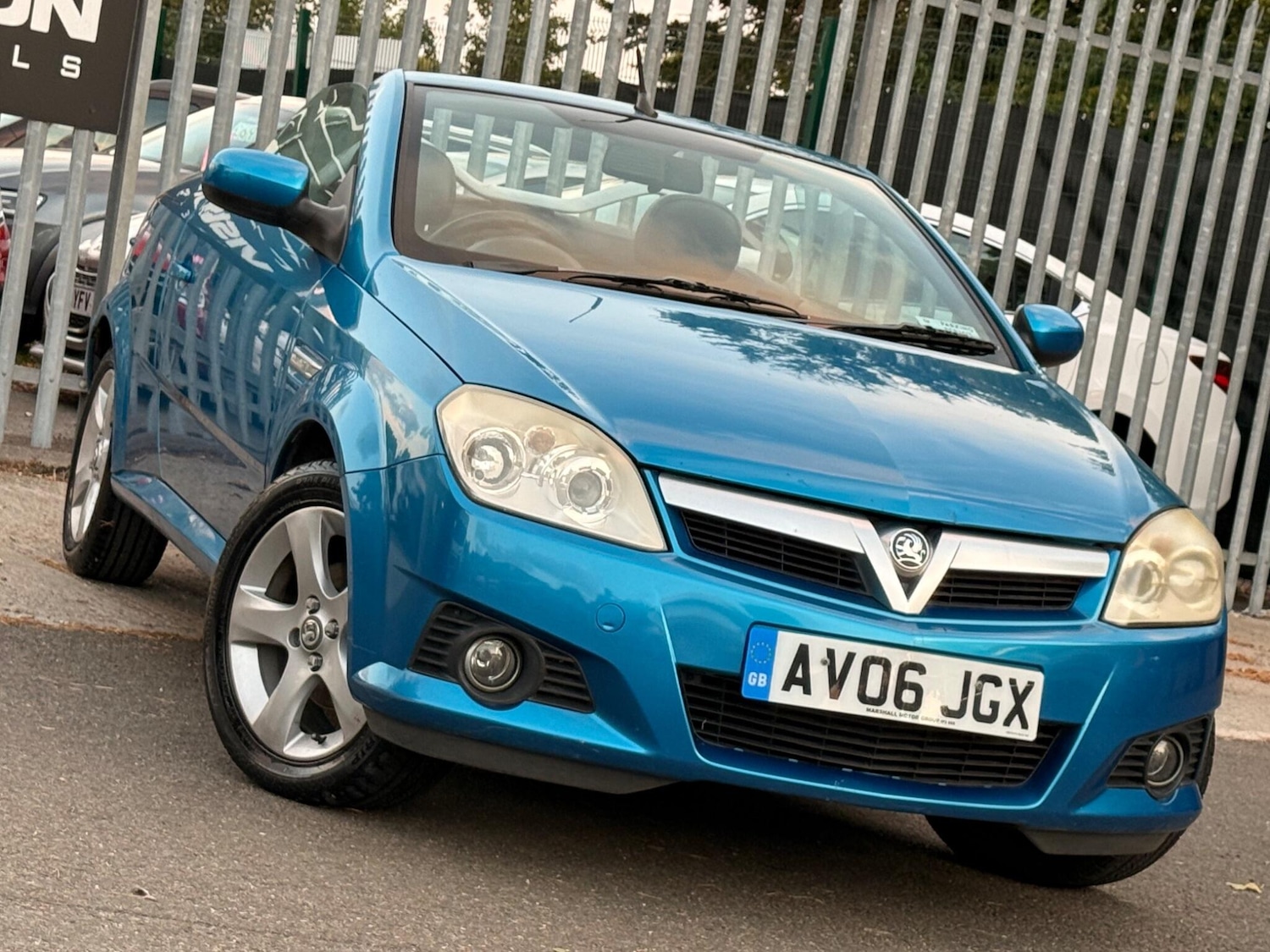 Used Vauxhall Tigra 2006 for sale - 76592668: Photo 6