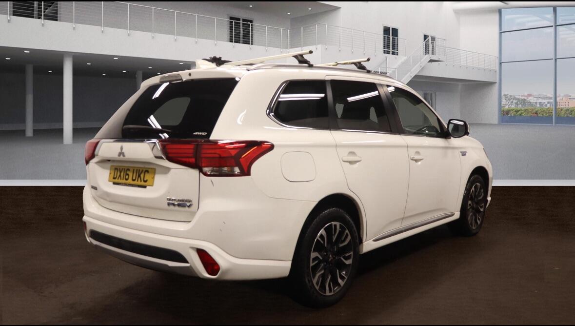 Used Mitsubishi Outlander 2016 for sale - 76752804: Photo 2