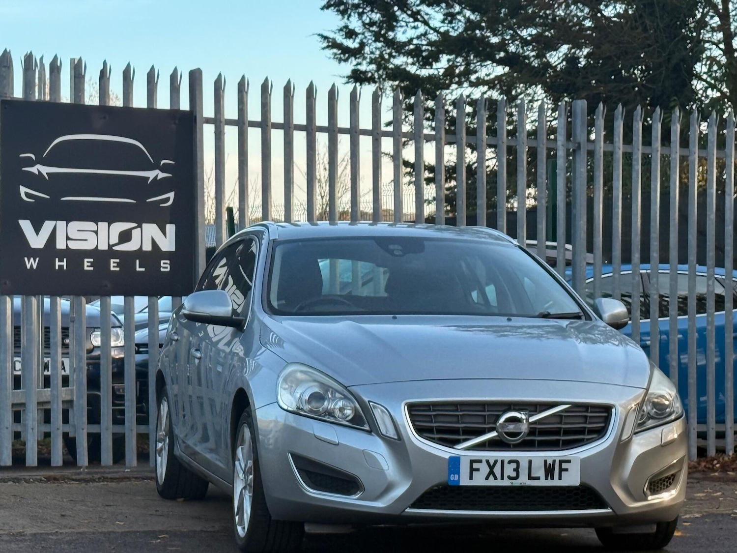 Used Volvo V60 2013 for sale - 76572950: Photo 1