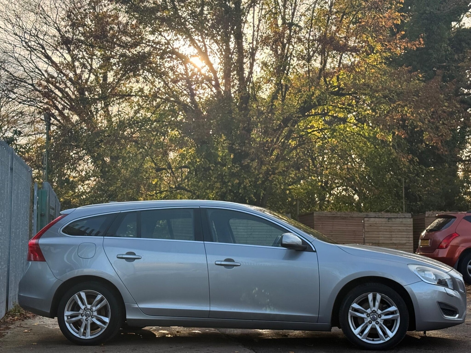 Used Volvo V60 2013 for sale - 76572950: Photo 10