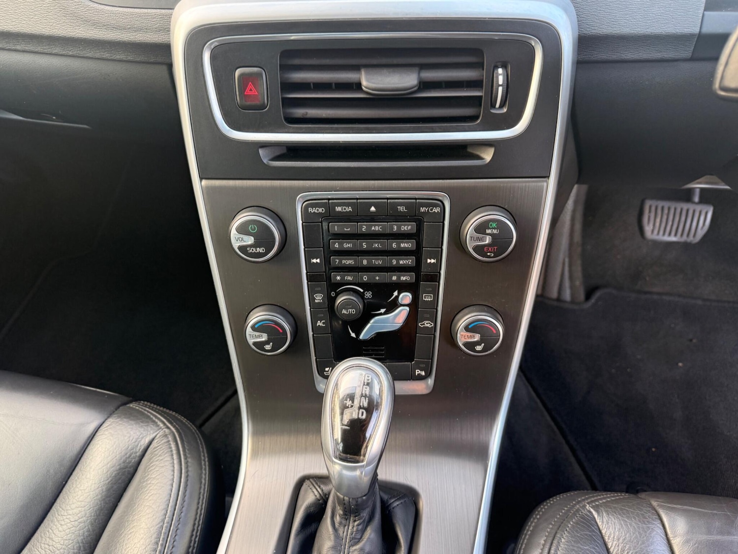 Used Volvo V60 2013 for sale - 76572950: Photo 15