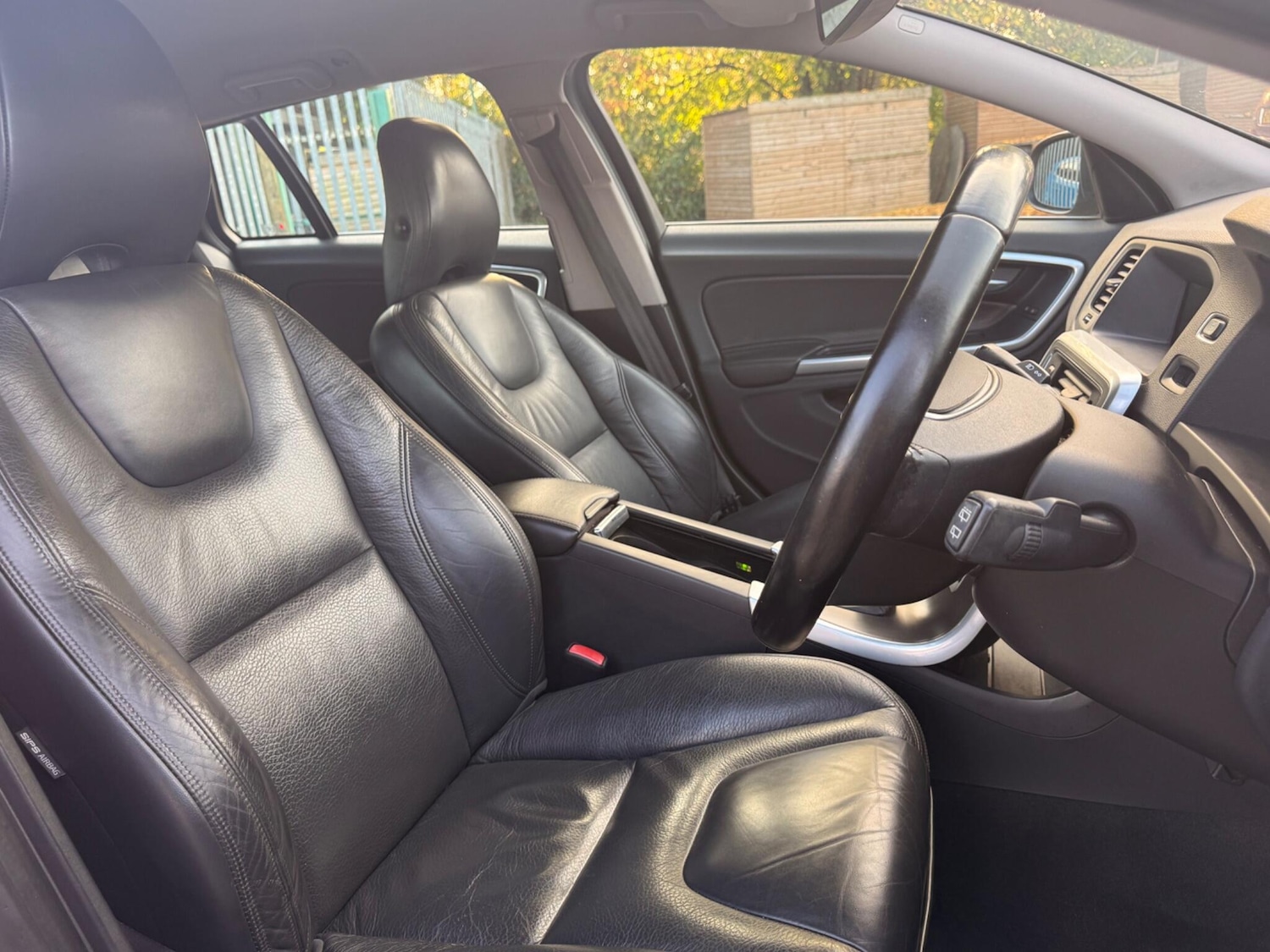 Used Volvo V60 2013 for sale - 76572950: Photo 16