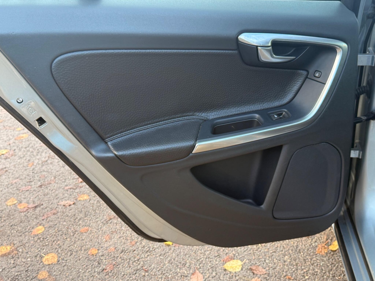 Used Volvo V60 2013 for sale - 76572950: Photo 21