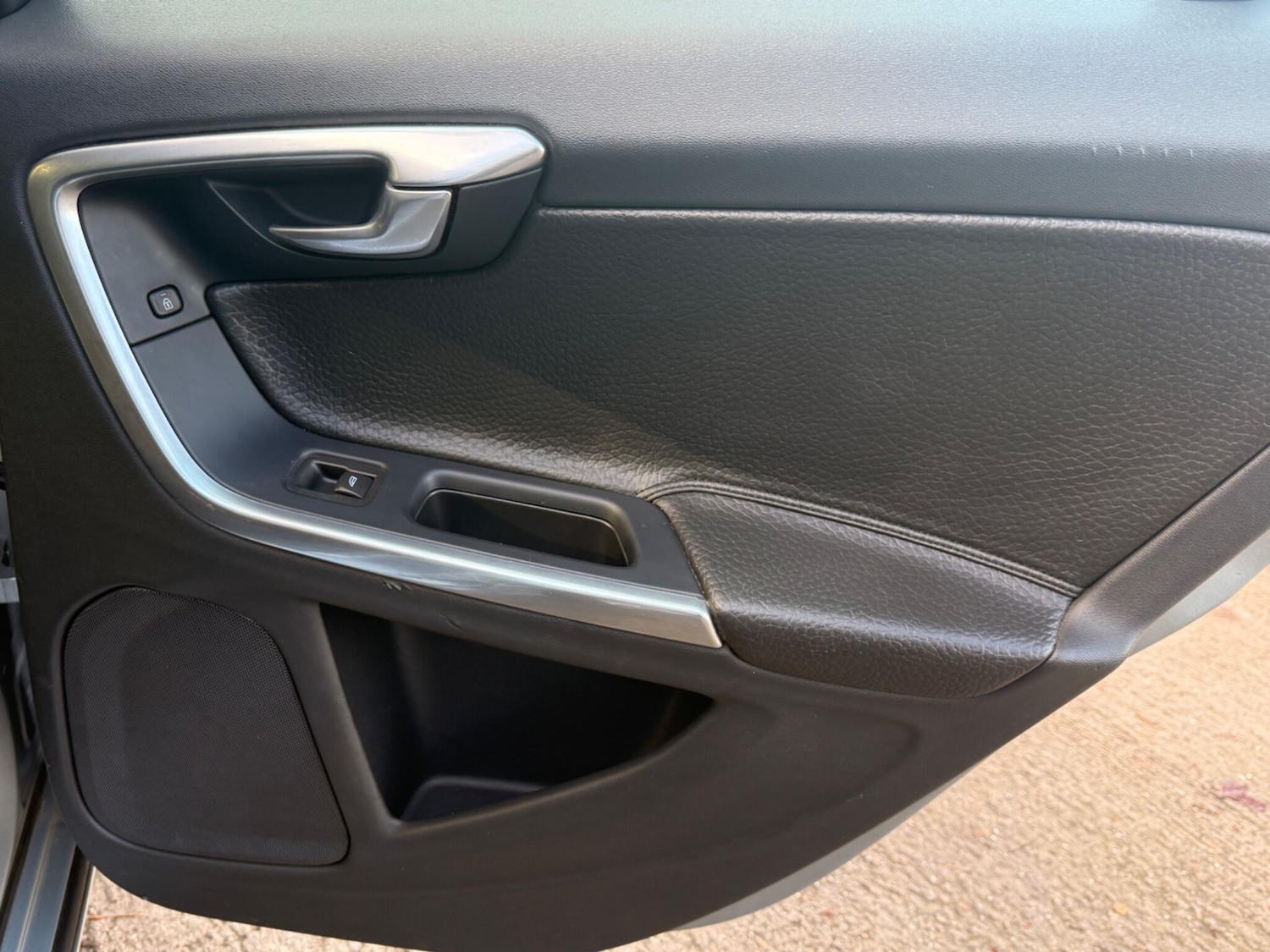 Used Volvo V60 2013 for sale - 76572950: Photo 23