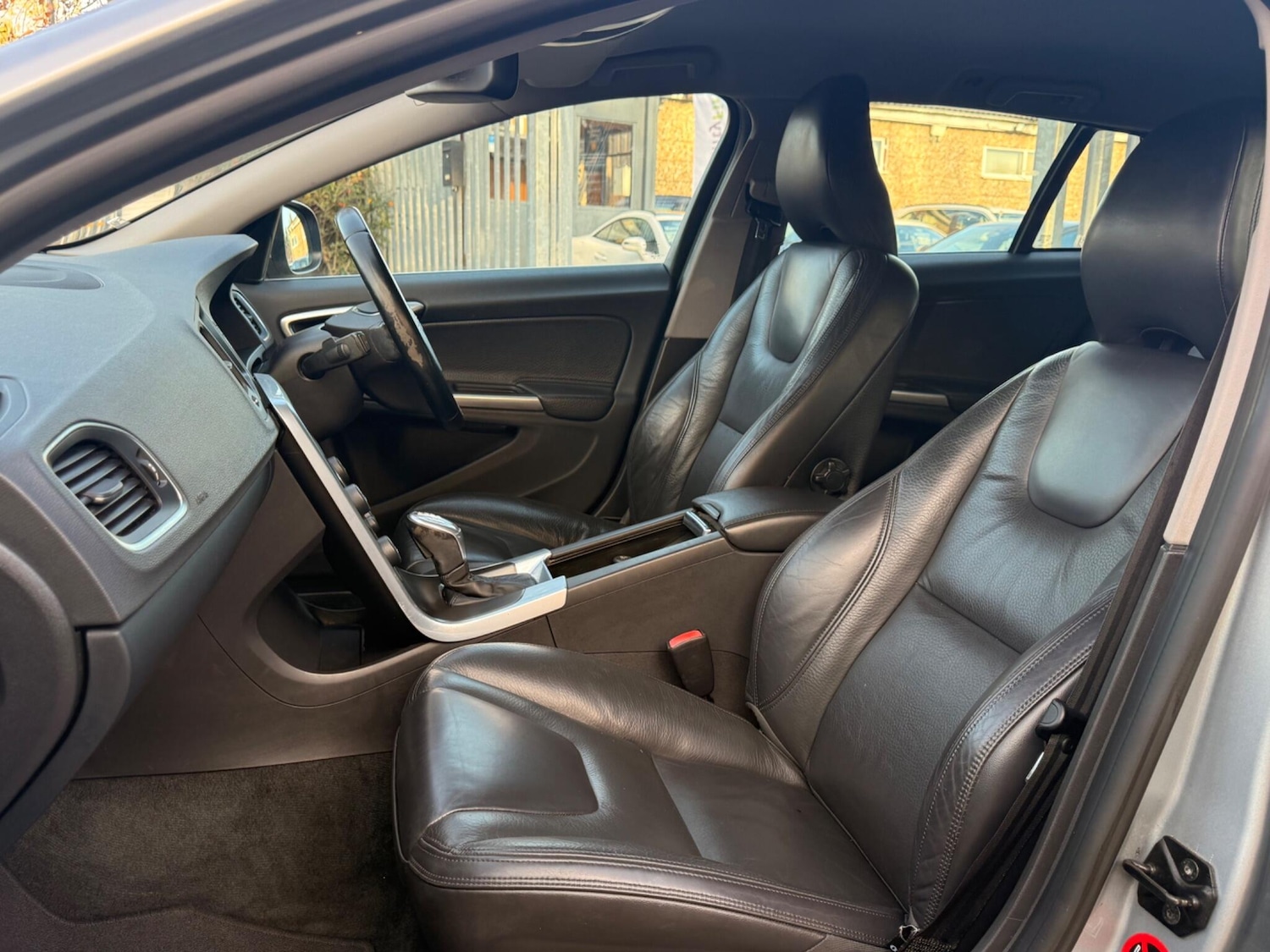 Used Volvo V60 2013 for sale - 76572950: Photo 25