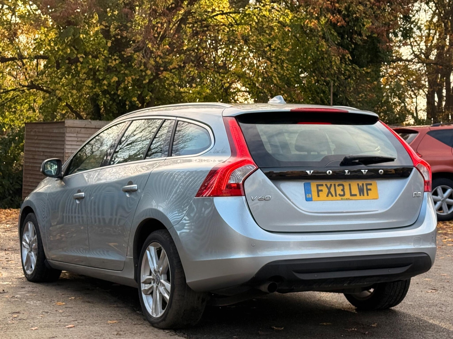 Used Volvo V60 2013 for sale - 76572950: Photo 4