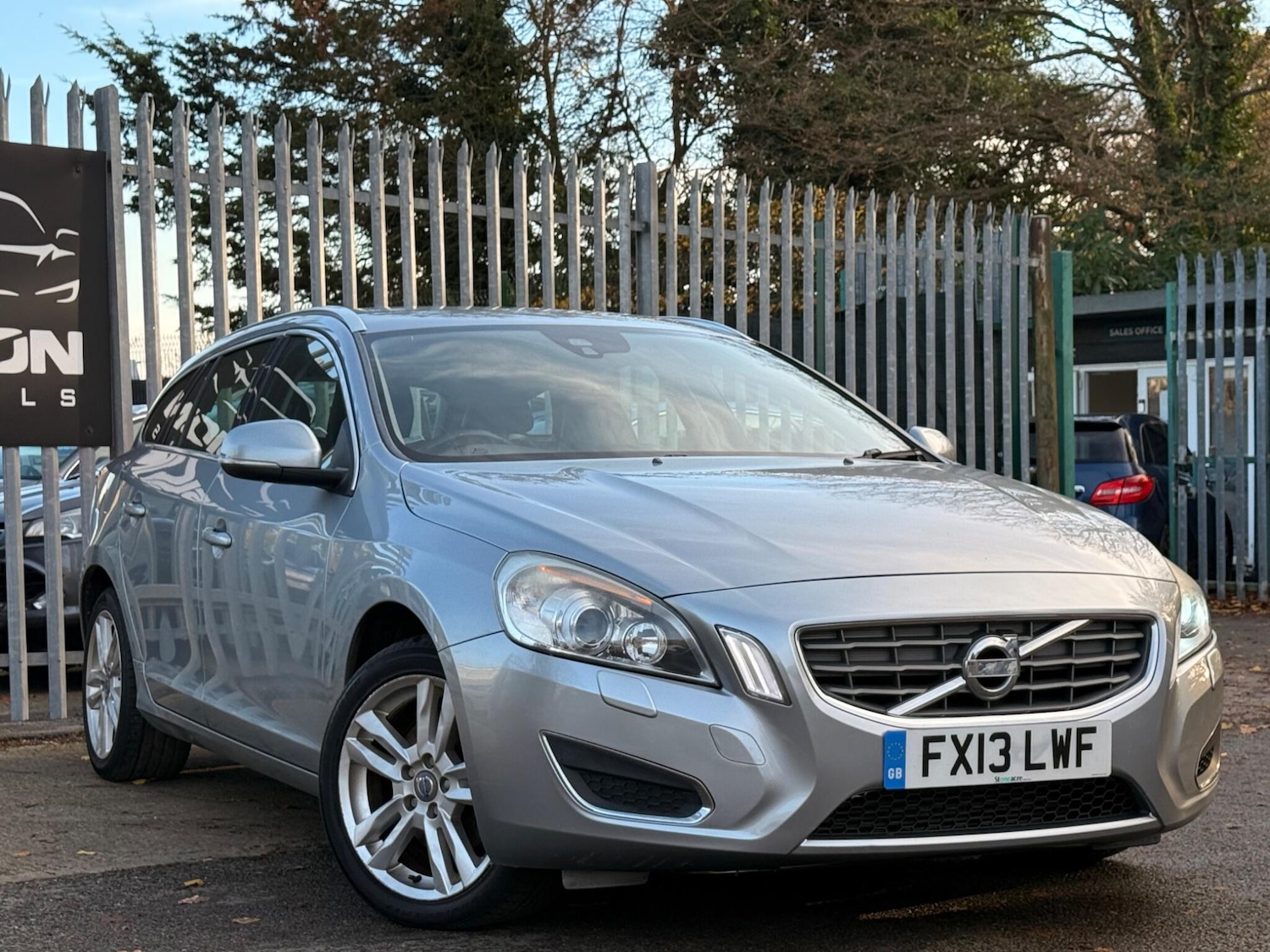 Used Volvo V60 2013 for sale - 76572950: Photo 6