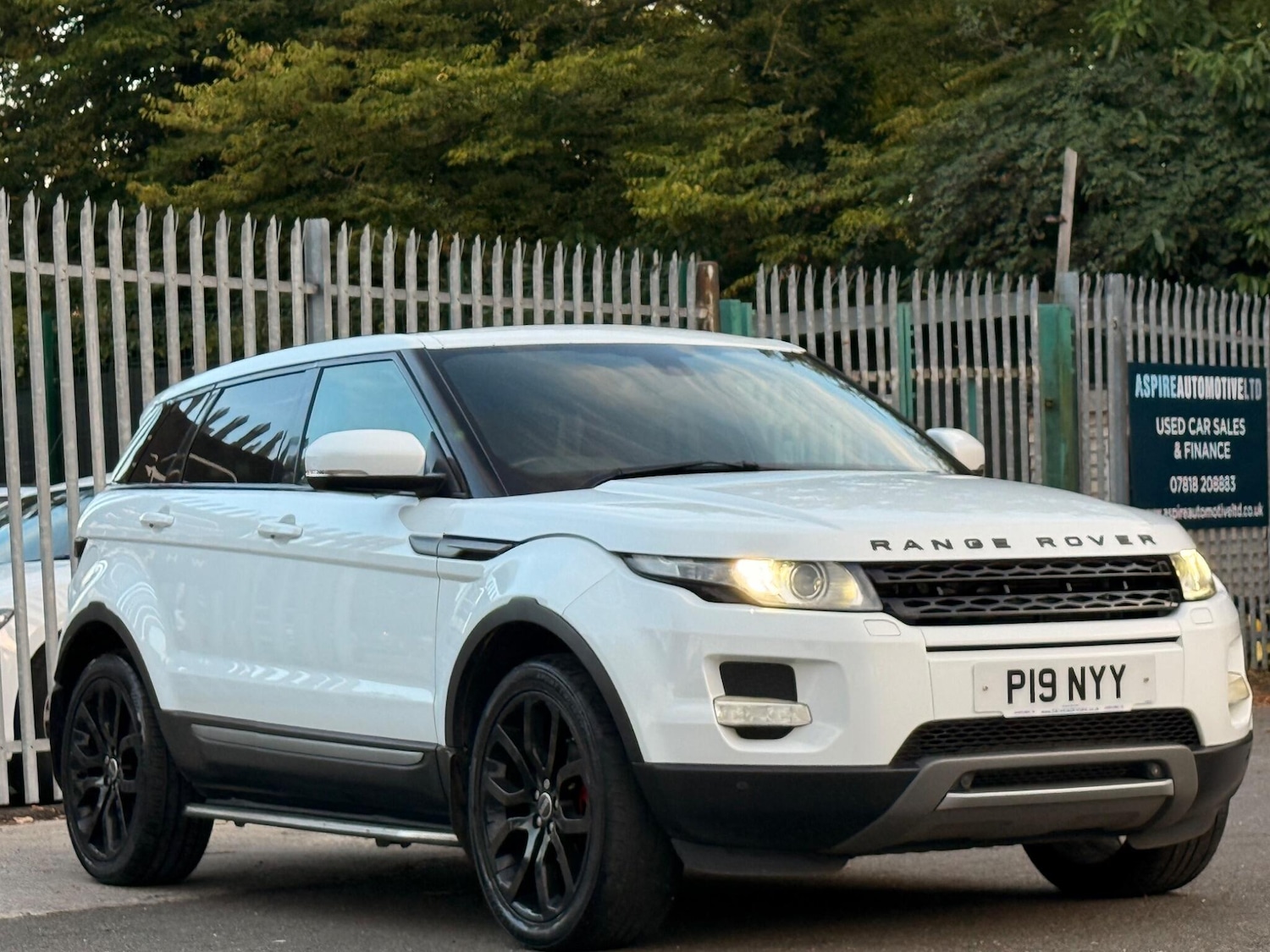 Used Land Rover Range Rover Evoque 2012 for sale - 76013553: Photo 2