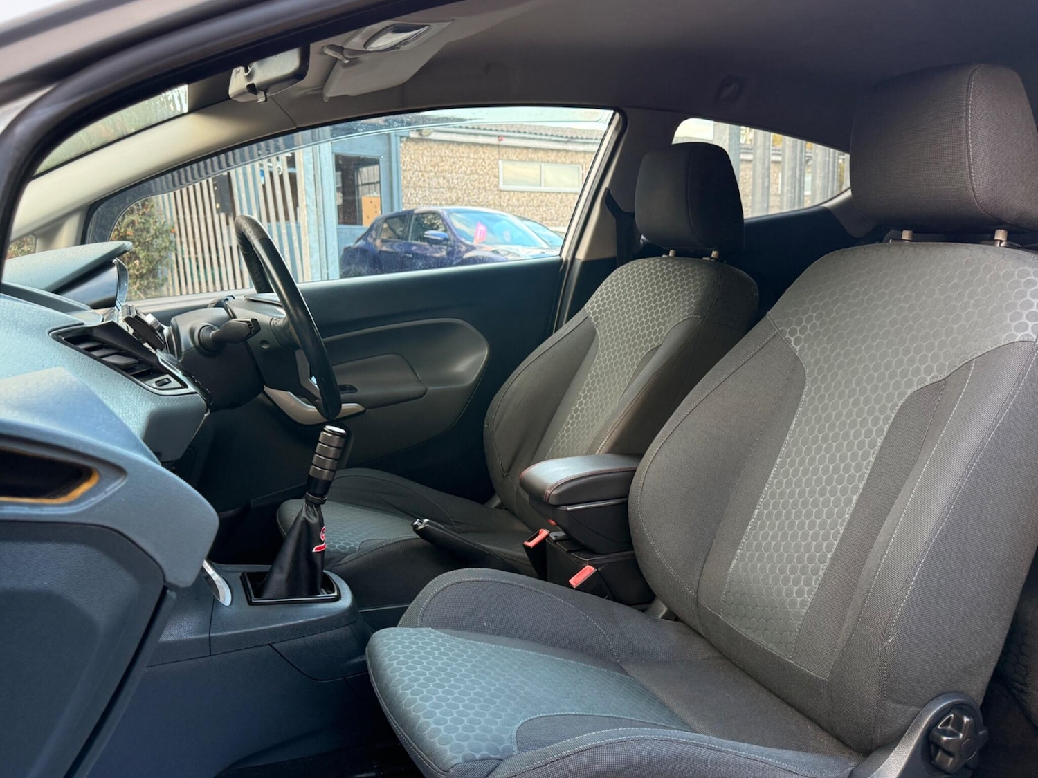 Used Ford Fiesta 2010 for sale - 76326805: Photo 26
