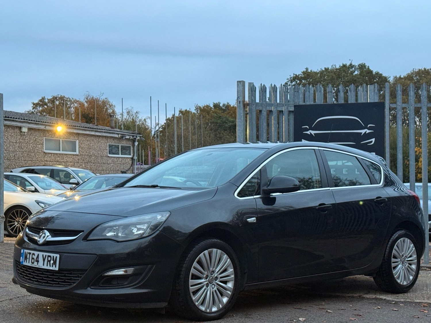 Used Vauxhall Astra for sale - 76485826: Photo 3