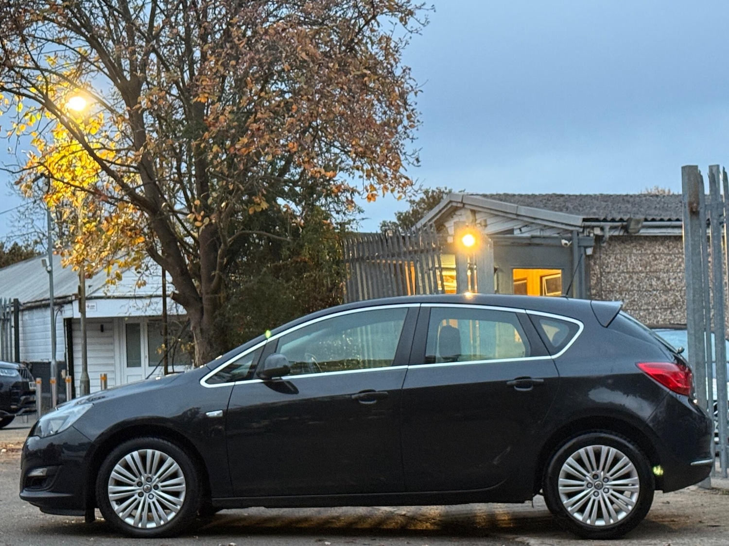 Used Vauxhall Astra for sale - 76485826: Photo 9