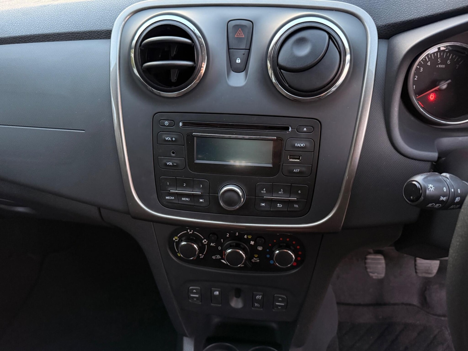 Used Dacia Logan MCV 2015 for sale - 76012313: Photo 16