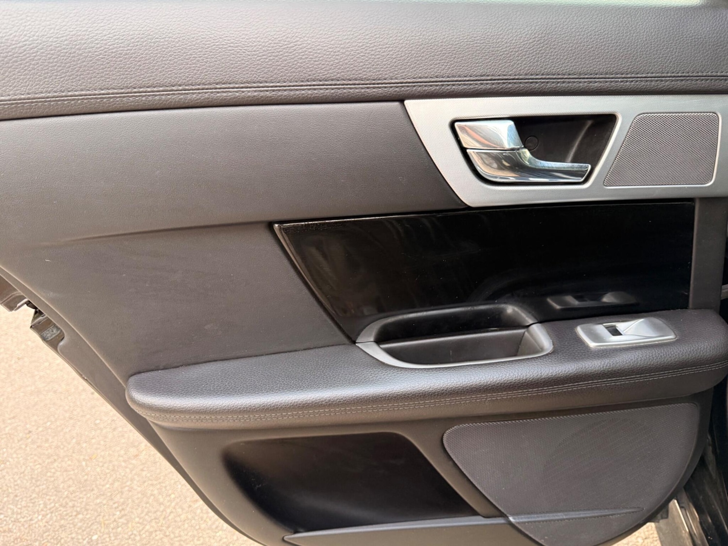 Used Jaguar XF 2013 for sale - 76042316: Photo 27