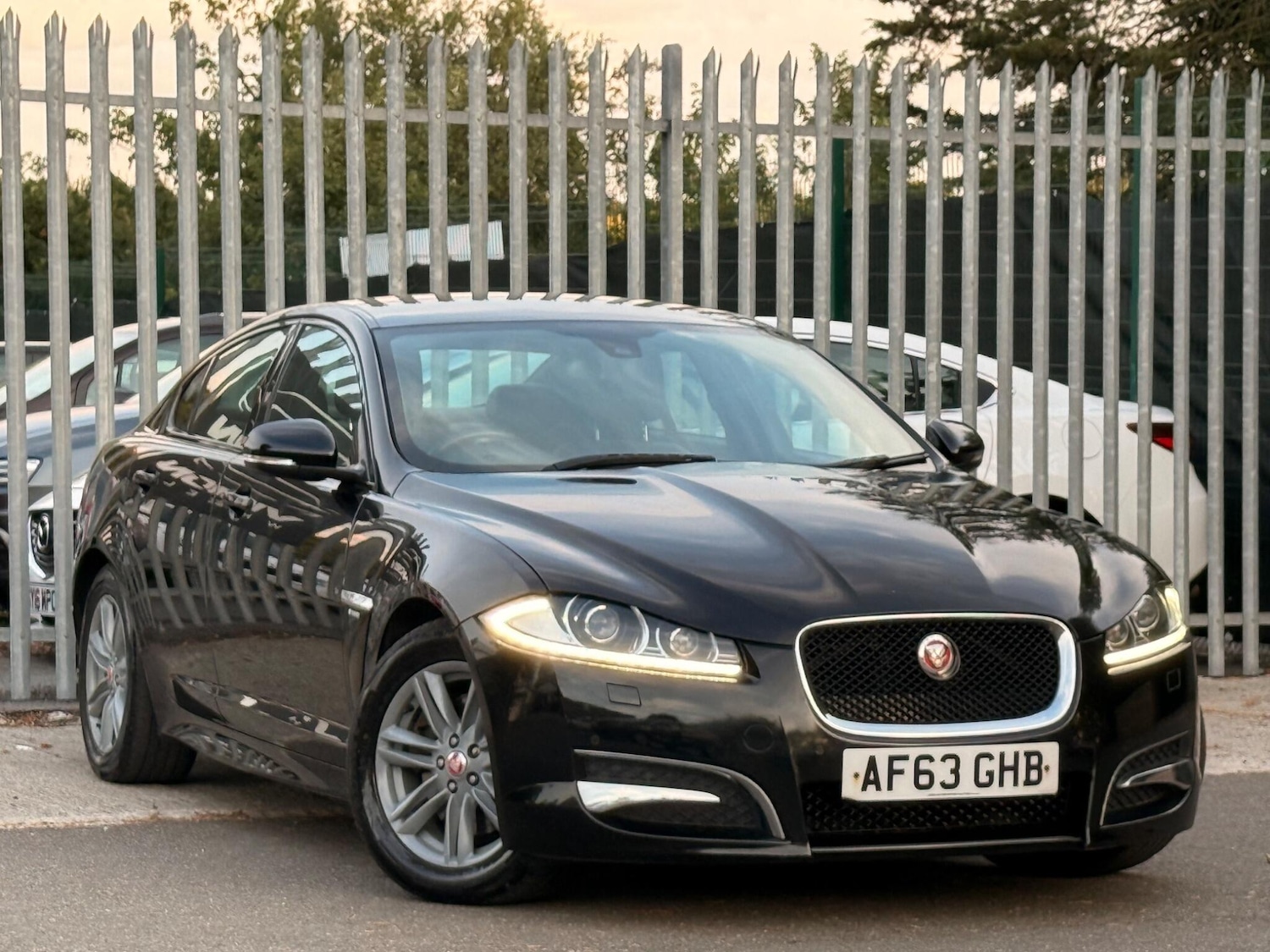 Used Jaguar XF 2013 for sale - 76042316: Photo 7