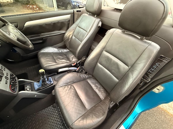 Used Vauxhall Tigra 2006 for sale - 76239377: Photo 26