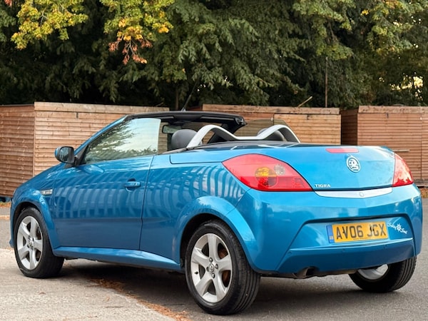 Used Vauxhall Tigra 2006 for sale - 76239377: Photo 4