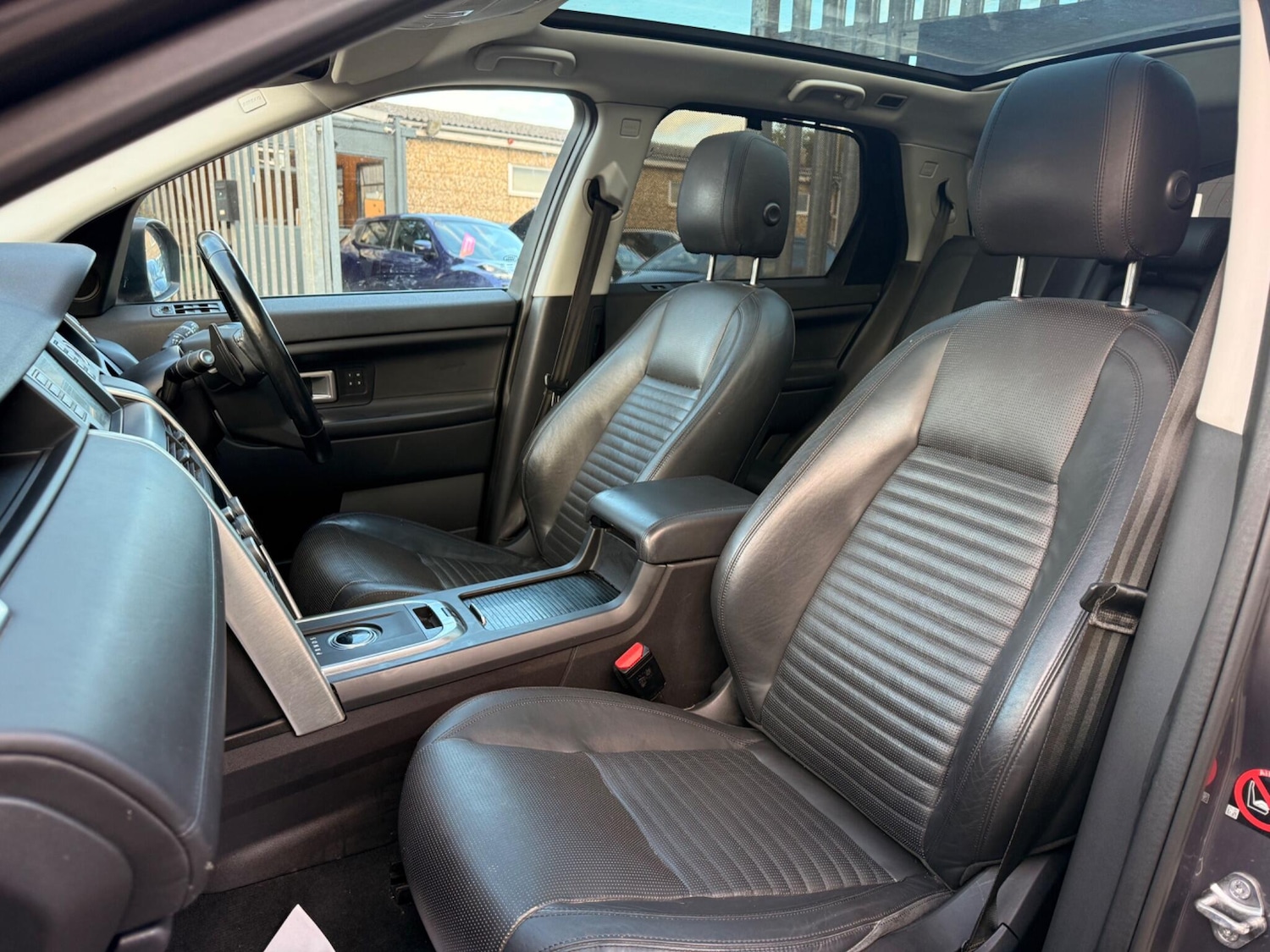 Used Land Rover Discovery Sport 2016 for sale - 76702043: Photo 37