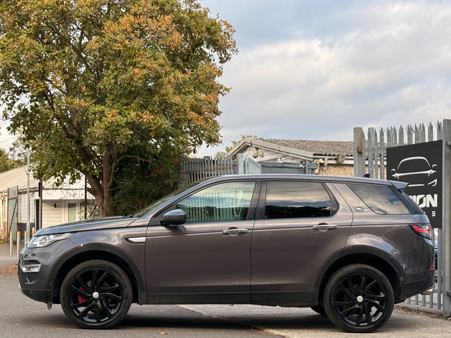 Used Land Rover Discovery Sport 2016 for sale - 76702043: Photo 9