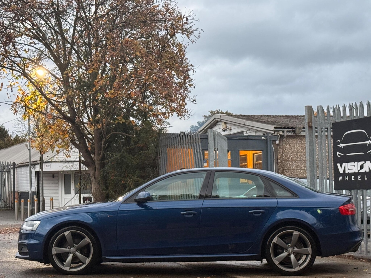 Used Audi A4 2014 for sale - 76440828: Photo 10