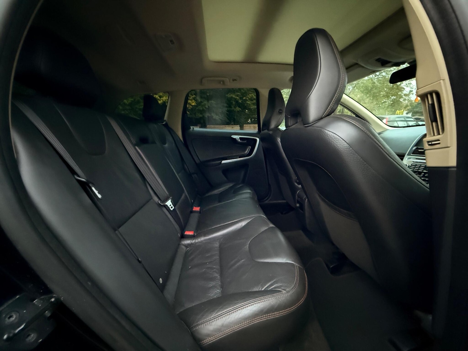 Used Volvo XC60 2010 for sale - 76094436: Photo 17