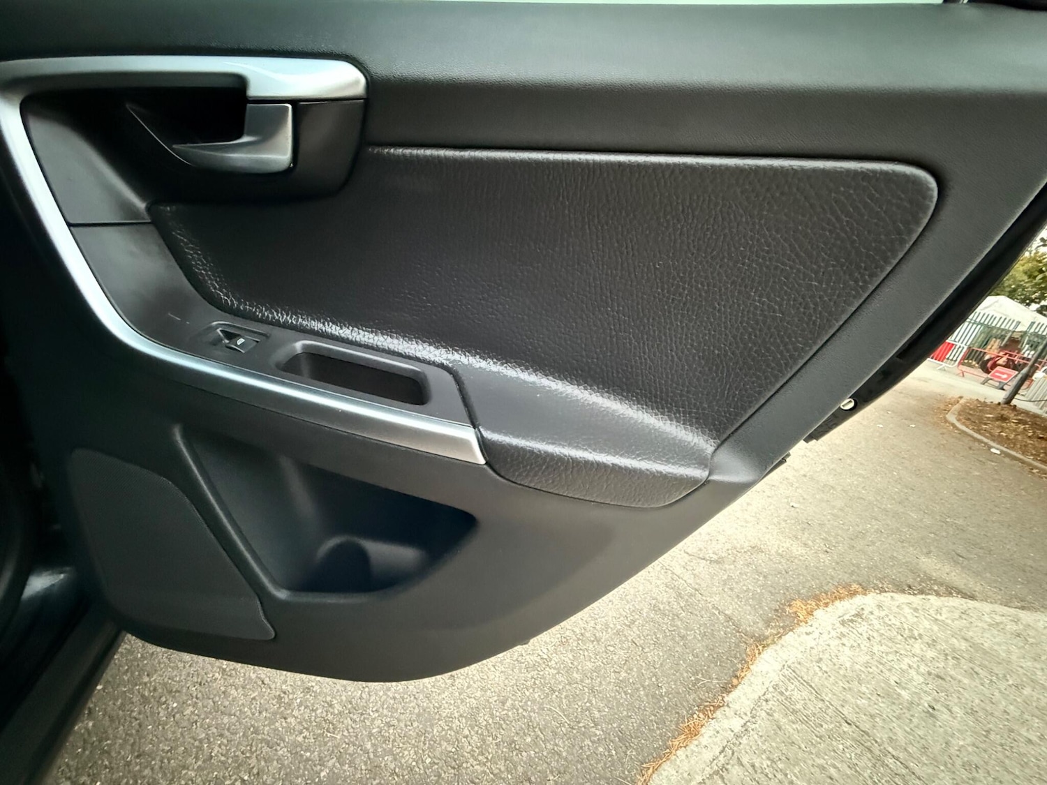 Used Volvo XC60 2010 for sale - 76094436: Photo 19