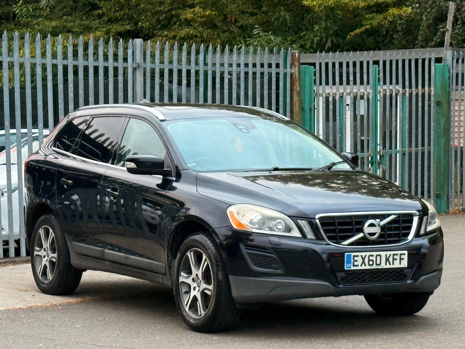 Used Volvo XC60 2010 for sale - 76094436: Photo 2