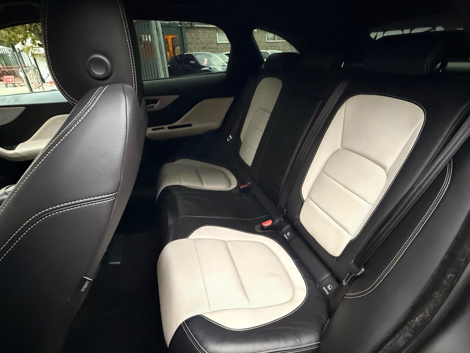 Used Jaguar F-Pace 2017 for sale - 76094437: Photo 11