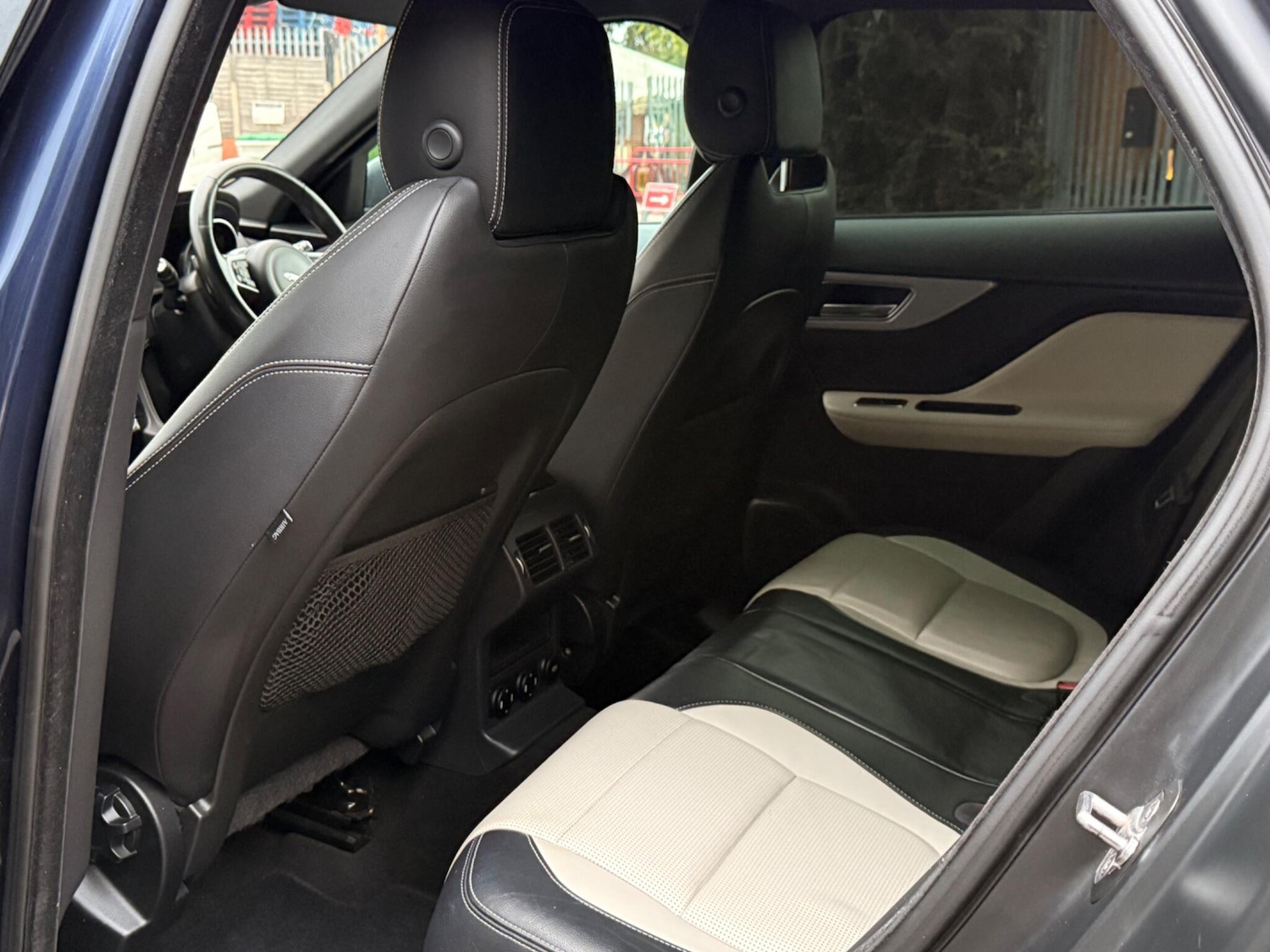 Used Jaguar F-Pace 2017 for sale - 76094437: Photo 16