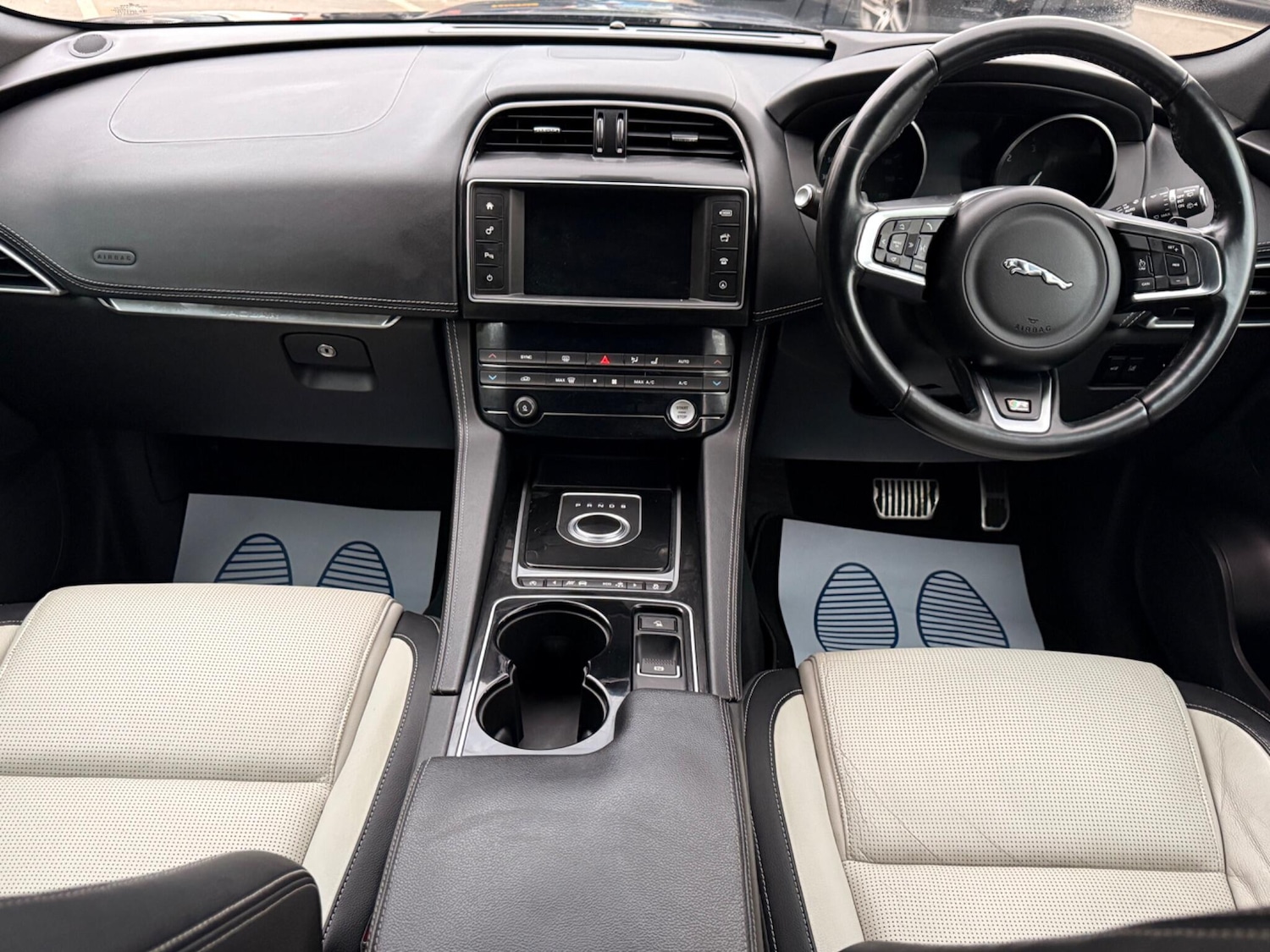 Used Jaguar F-Pace 2017 for sale - 76094437: Photo 27