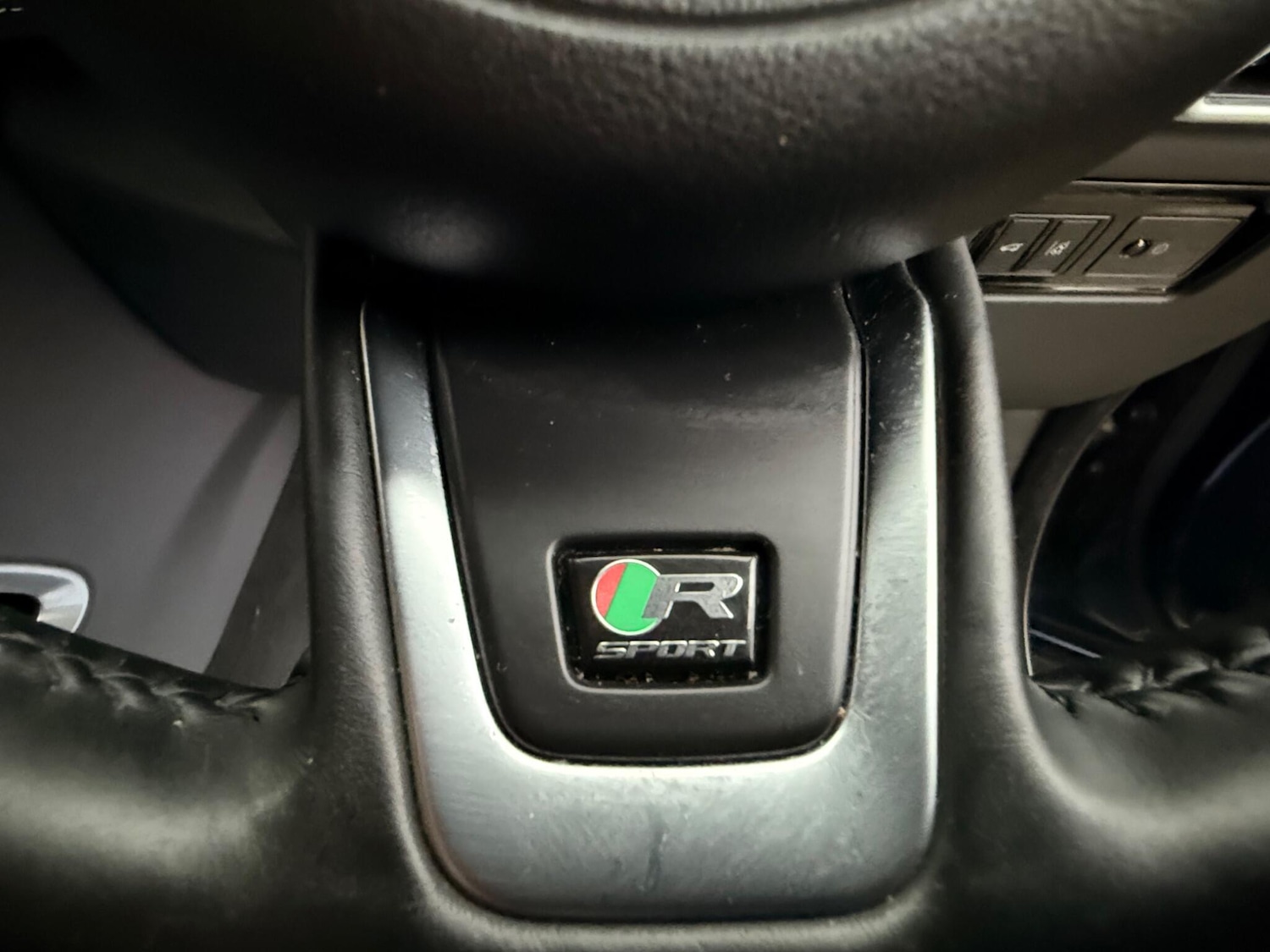 Used Jaguar F-Pace 2017 for sale - 76094437: Photo 40