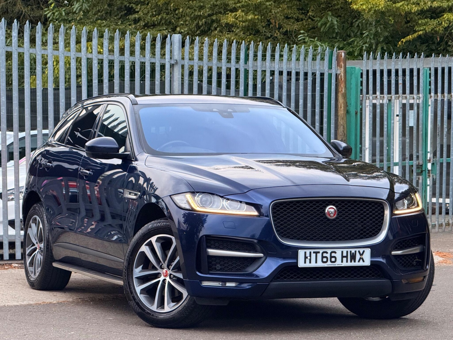 Used Jaguar F-Pace 2017 for sale - 76094437: Photo 45