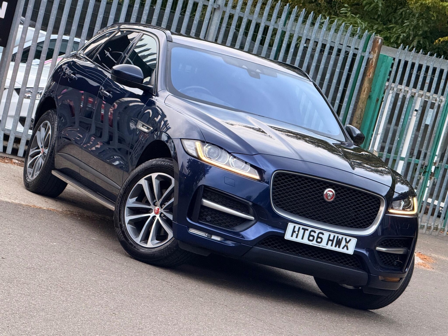Used Jaguar F-Pace 2017 for sale - 76094437: Photo 48