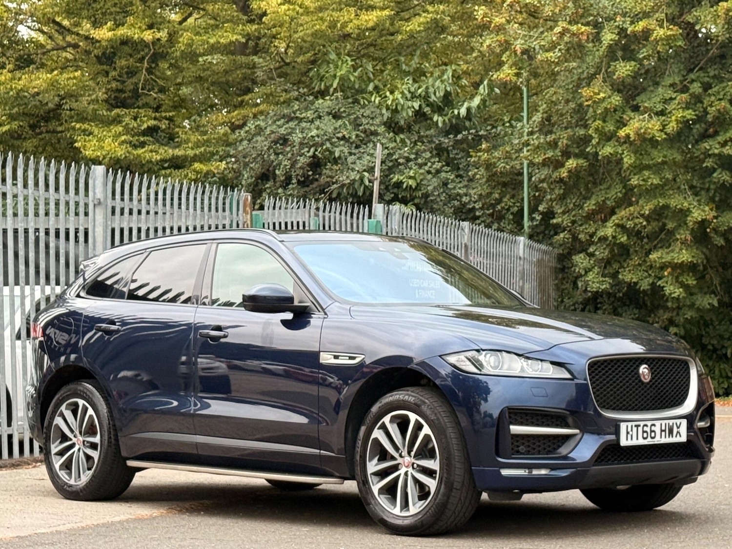 Used Jaguar F-Pace 2017 for sale - 76094437: Photo 6