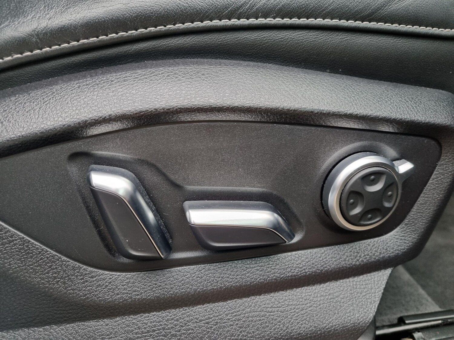 Used Audi Q7 2015 for sale - 76952699: Photo 33