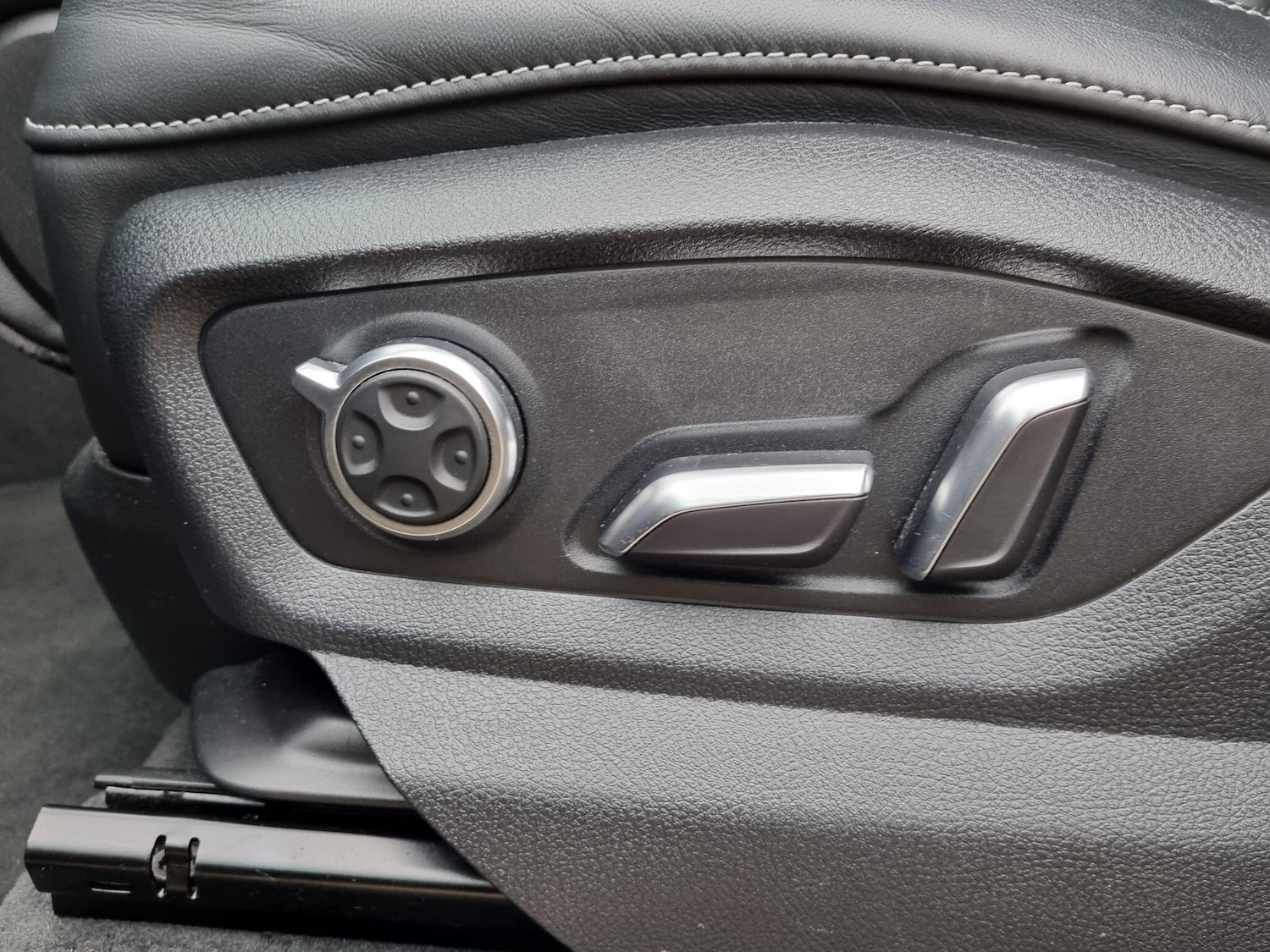 Used Audi Q7 2015 for sale - 76952699: Photo 36