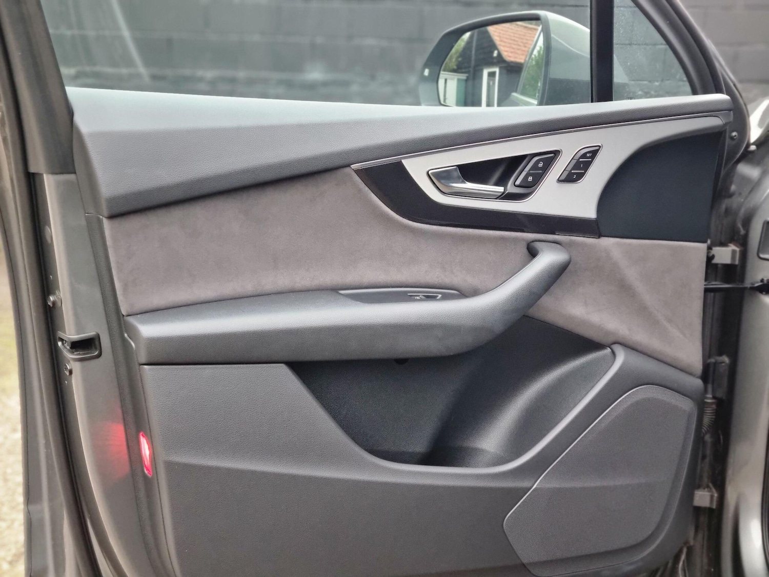 Used Audi Q7 2015 for sale - 76952699: Photo 37