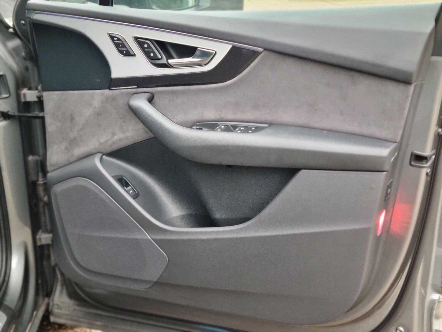 Used Audi Q7 2015 for sale - 76952699: Photo 38