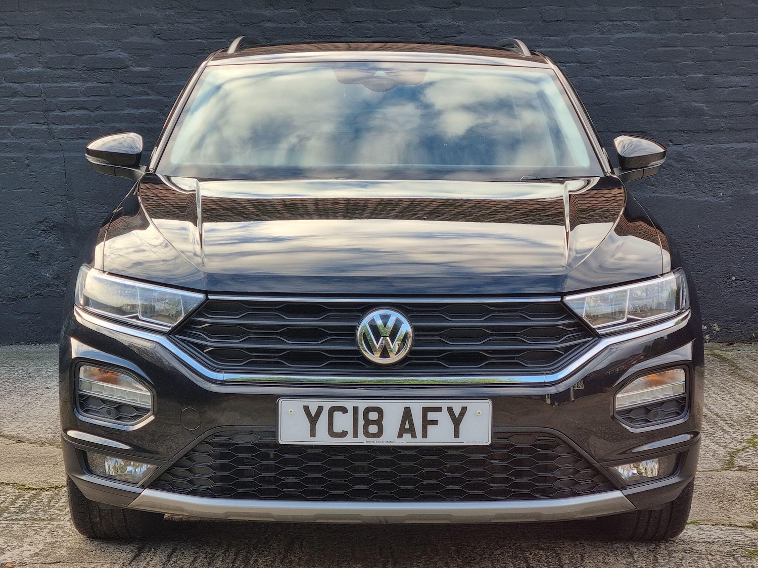 Used Volkswagen T-Roc 2018 for sale - 76691155: Photo 2