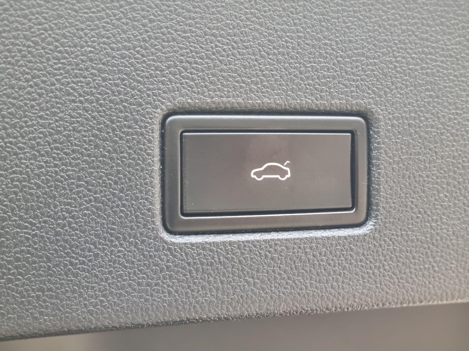 Used Volkswagen T-Roc 2018 for sale - 76691155: Photo 23