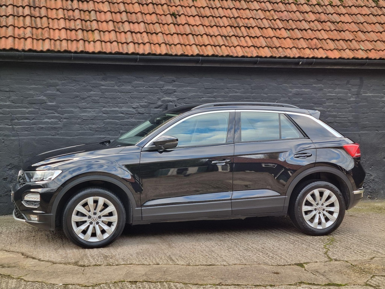 Used Volkswagen T-Roc 2018 for sale - 76691155: Photo 6
