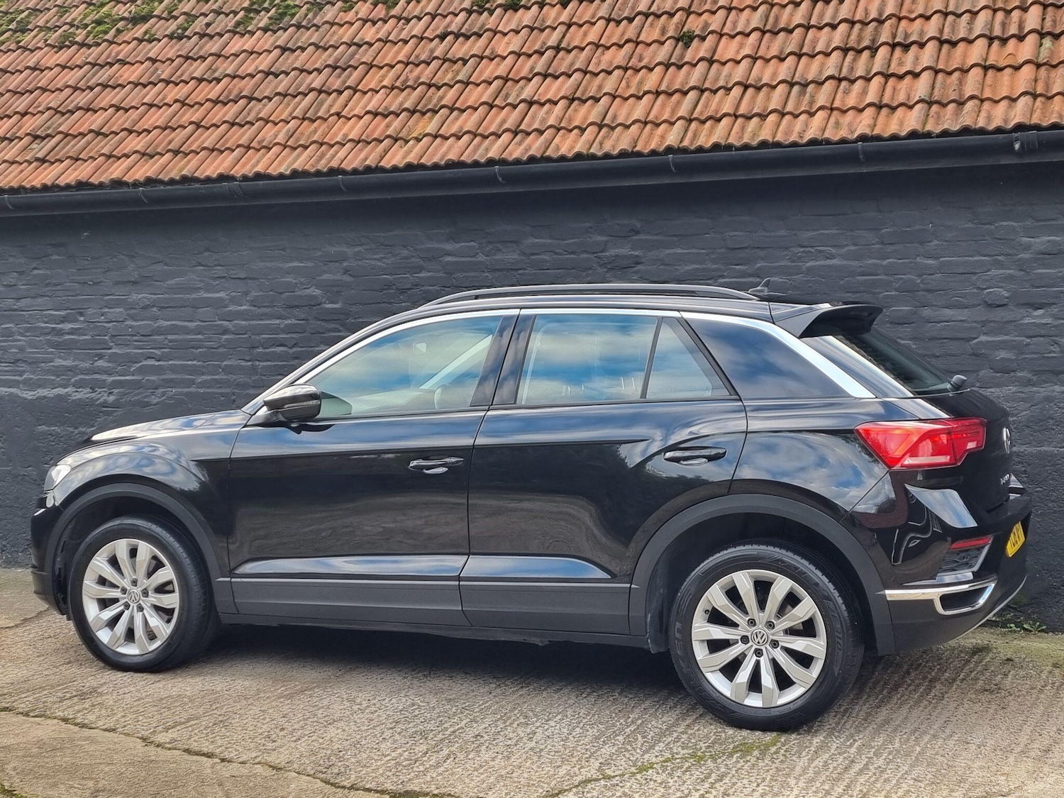 Used Volkswagen T-Roc 2018 for sale - 76691155: Photo 8