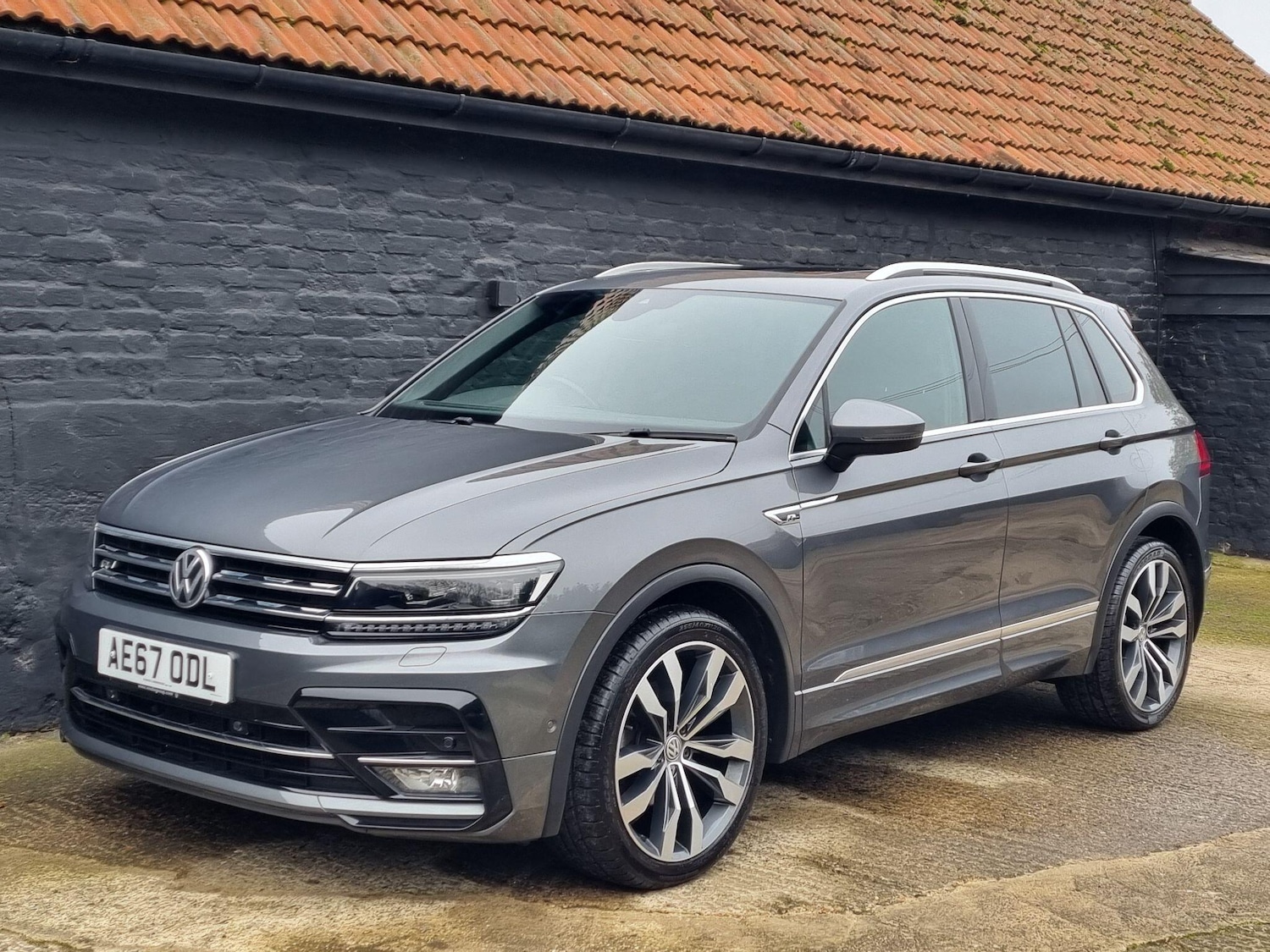 Used Volkswagen Tiguan 2017 for sale - 77143381: Photo 3