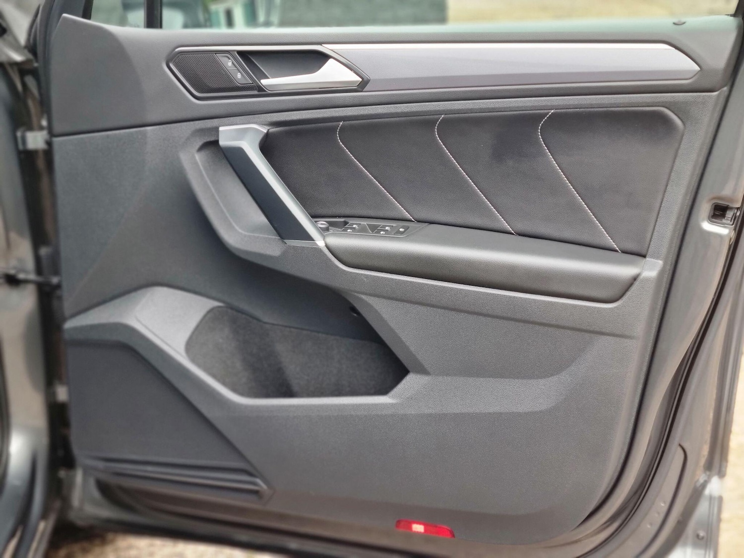 Used Volkswagen Tiguan 2017 for sale - 77143381: Photo 36