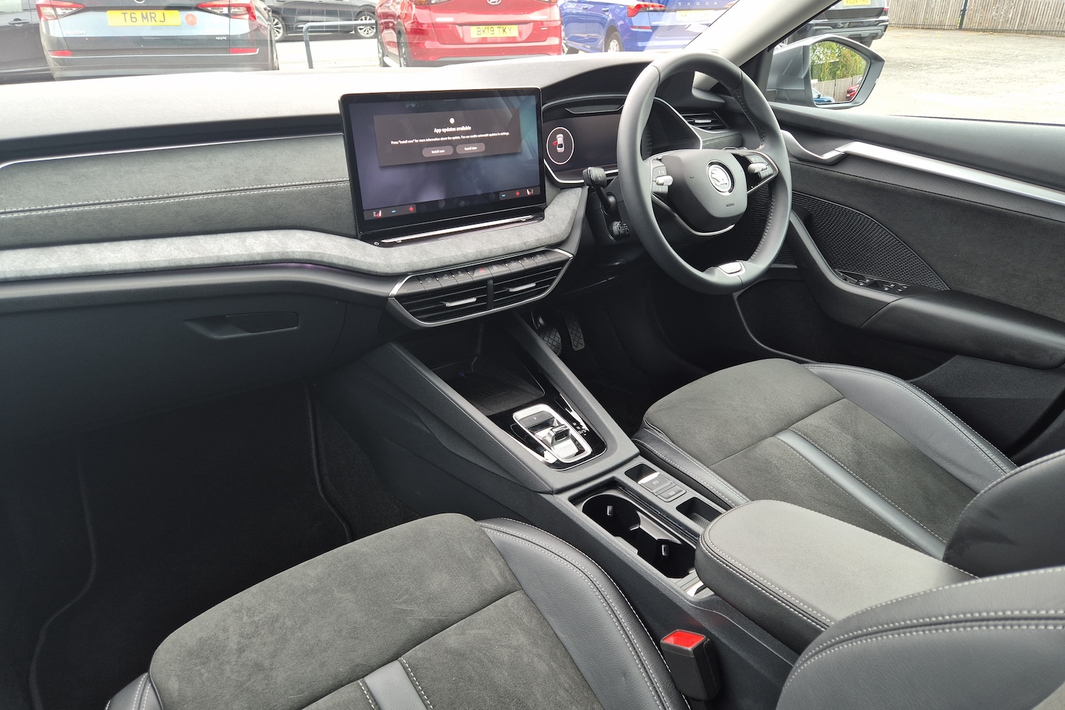 Used Skoda Octavia 2024 for sale - 76677677: Photo 2