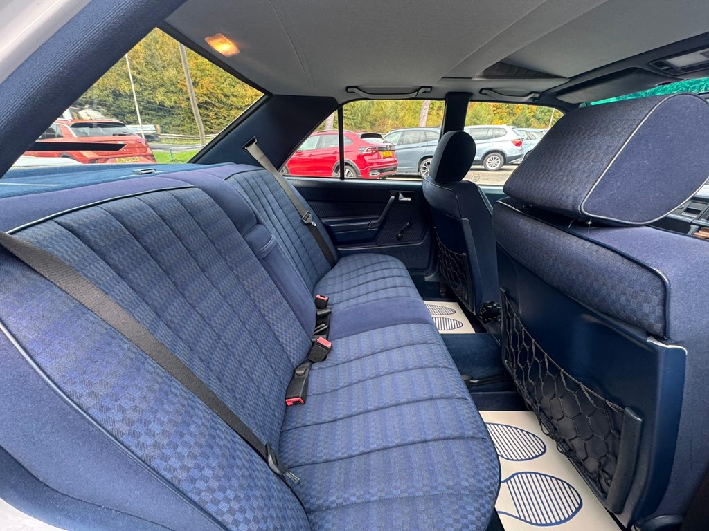 Used Mercedes-Benz 190 1992 for sale - 76332354: Photo 33