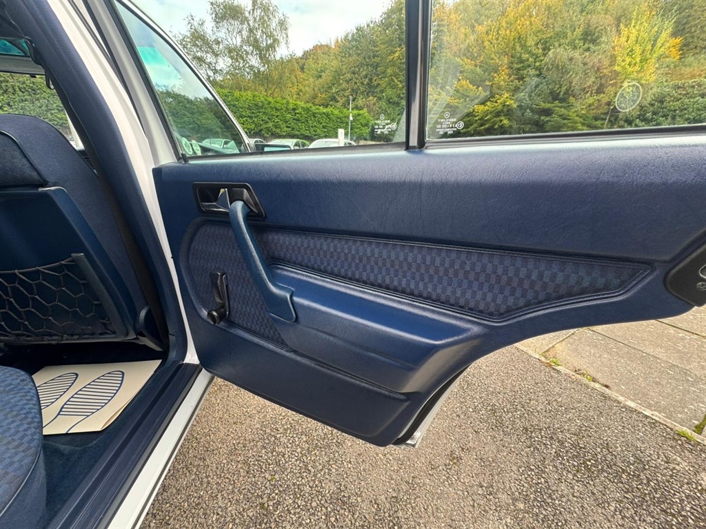 Used Mercedes-Benz 190 1992 for sale - 76332354: Photo 34