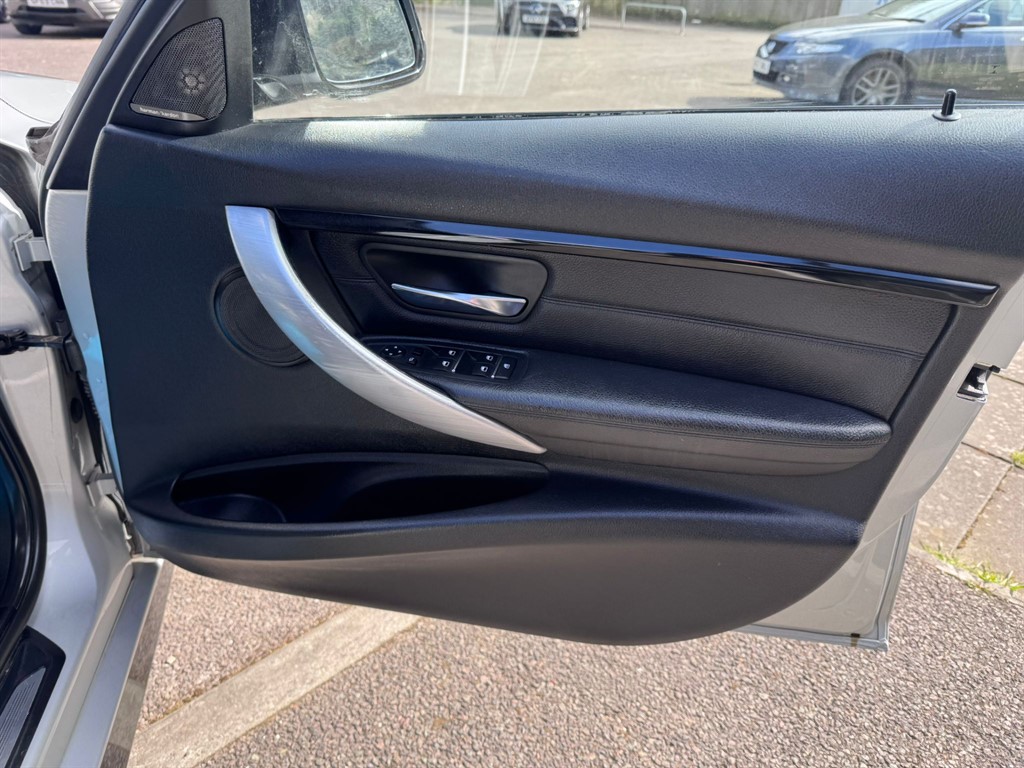 Used BMW 3 Series 2016 for sale - 77975701: Photo 12